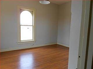 5th image of 108 Ford St