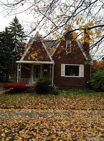 2nd image of 15581 Regina Ave