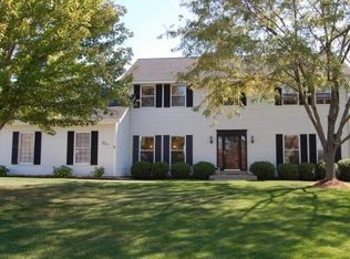 N51W16971 Fair Oak Pkwy, Menomonee Falls, WI 53051