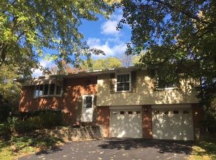 1302 Heather Heights Dr, Allison Park, PA 15101
