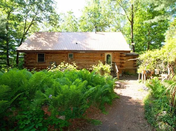 E2729 Porter Road, Lone Rock, WI 53556