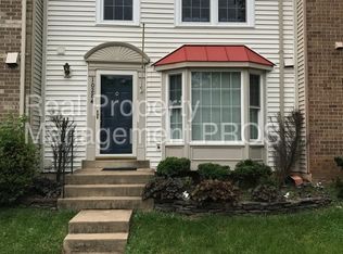 10284 Latney Rd, Fairfax, VA 22032