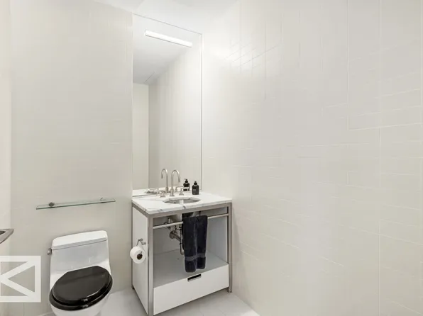 350 West Broadway image 19 of 29