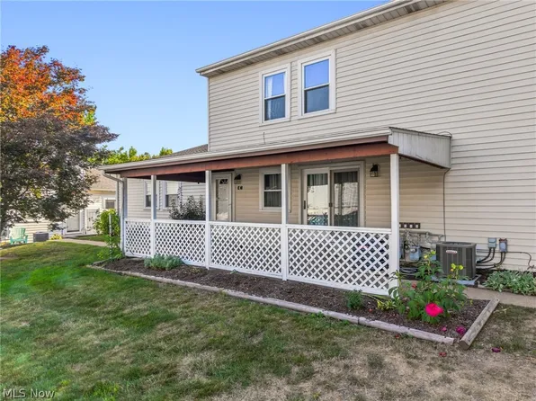 2547 Royal County Down APT C, Uniontown, OH 44685