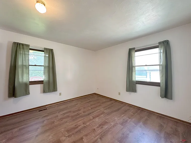 7130 Walker Ave — Photo 15