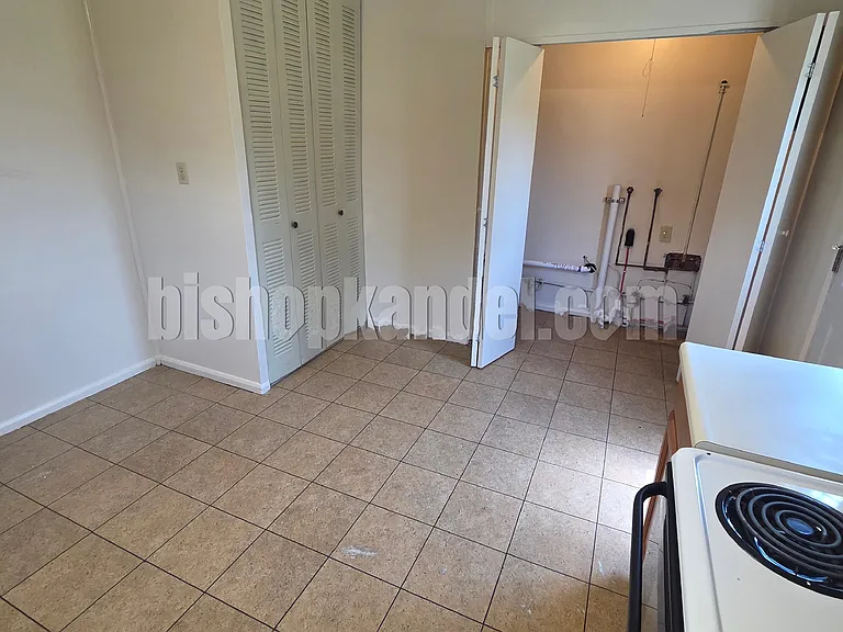 1023 Brenda Ct — Photo 6