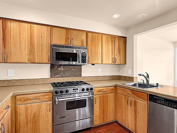 2nd image of 15712 NE 70th Ct #15712