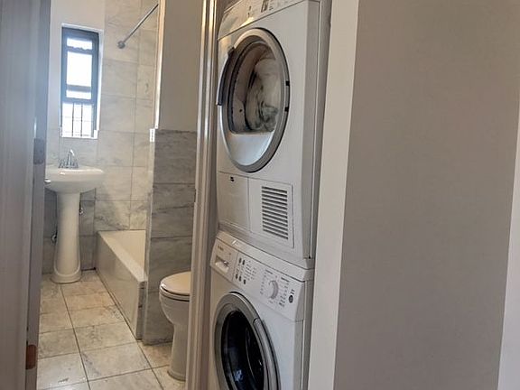 4th image of 3 Meserole St APT 29