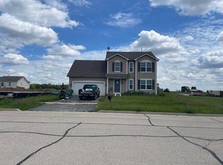 780 Waters Edge Blvd, Malta, IL 60150