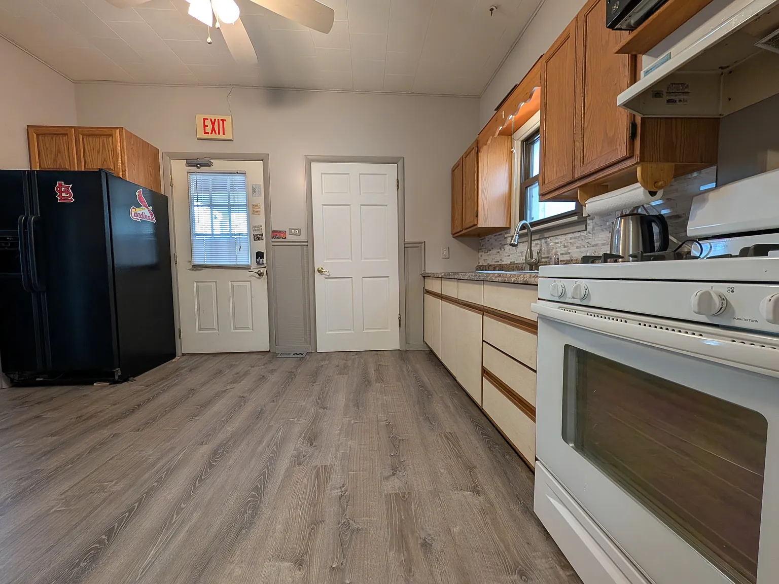 2 bed, 1.5 bath, 1240 sqft, $1,875 — Photo 2