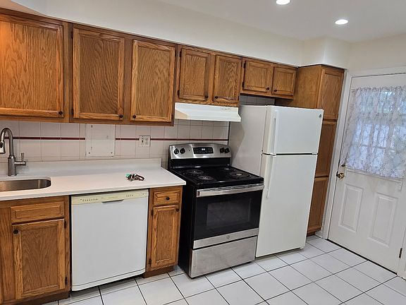 3rd image of 60 N Broadway St APT 2N