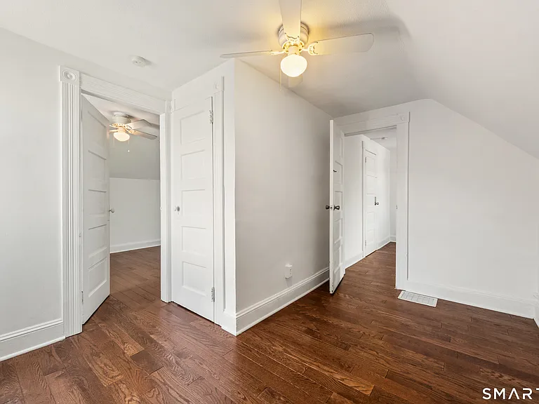 318 Suburban Ave — Photo 29