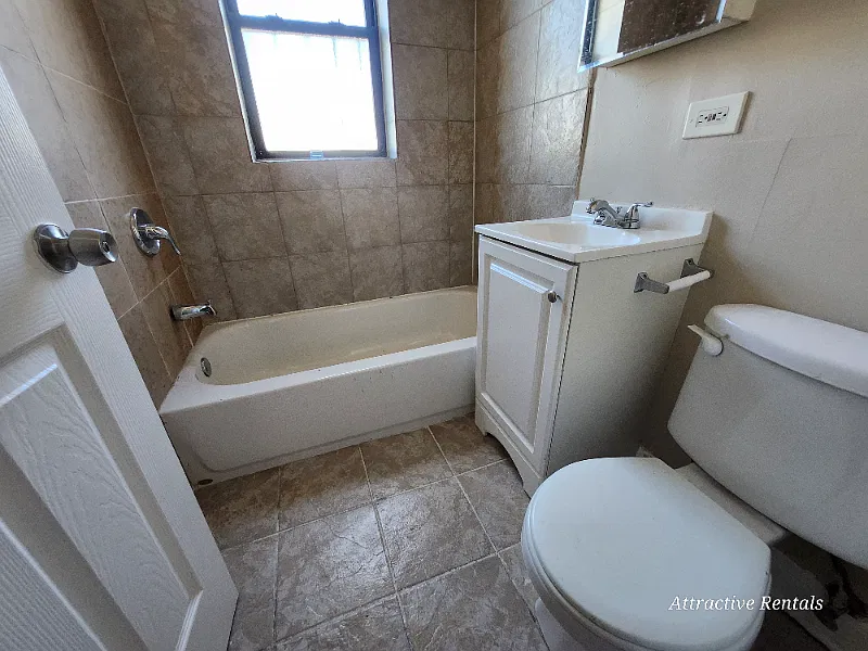 4840 W Adams St — Photo 3