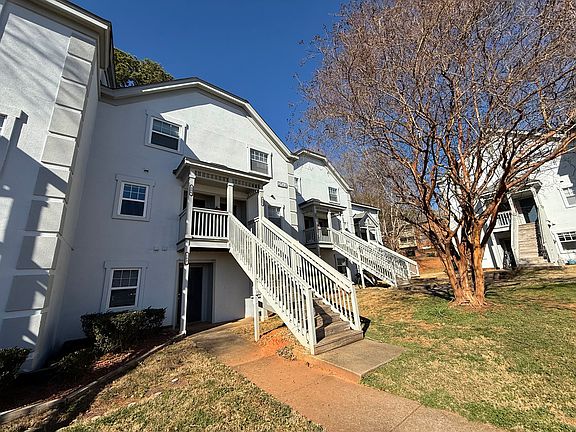 2nd image of 2508 Avent Ferry Rd #2510-204