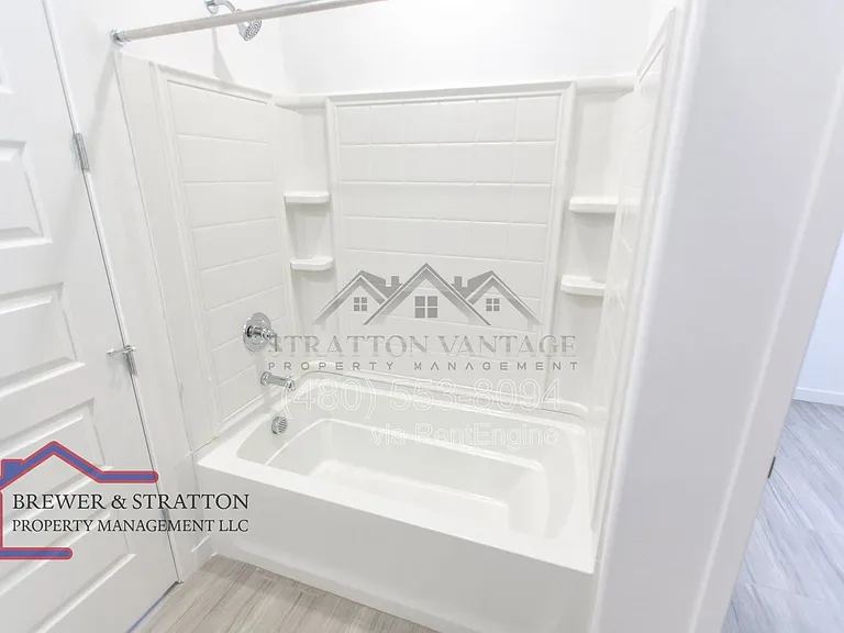 2226 E Kelly Dr — Photo 30