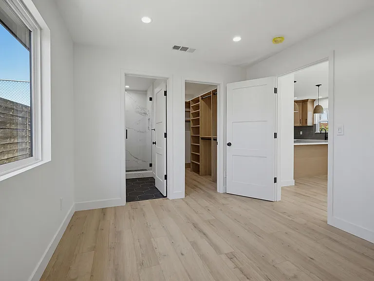 2036 Pomona Ave #C — Photo 20