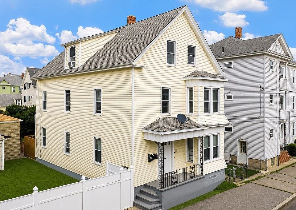 1st image of 115 Thompson St