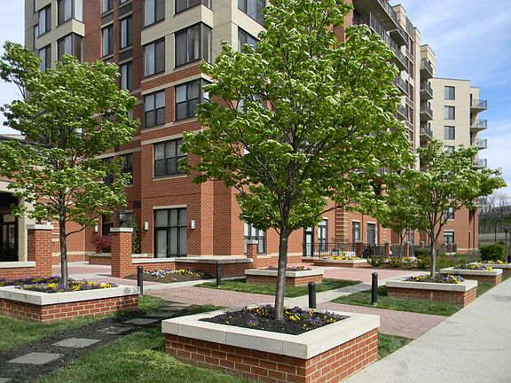 3rd image of 2220 Fairfax Dr Ph 2