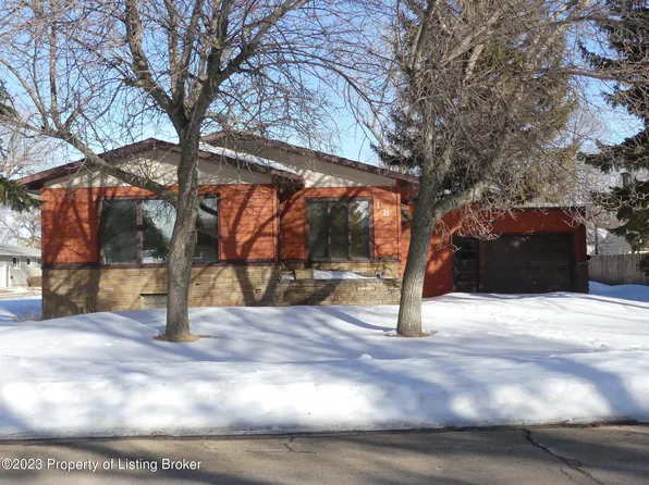 18 5th Ave NW, Bowman, ND 58623