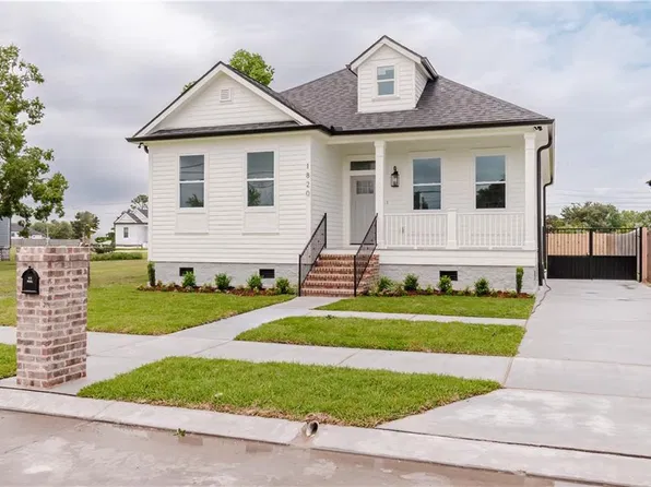 1820 Karl St, Arabi, LA 70032
