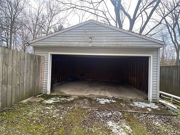4th image of 3340 E Fairfax Rd