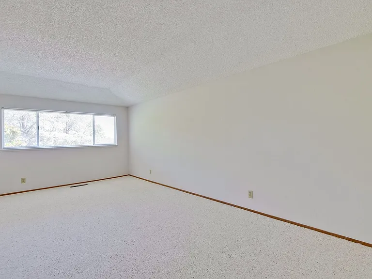21940 Rucker Dr — Photo 41