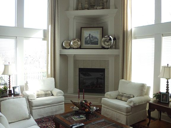 5th image of 1920 Woodridge Dr