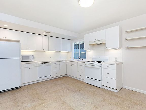 2nd image of 2648-50 E Street 2650 E St