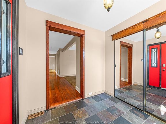2nd image of 923 Lauzon Rd