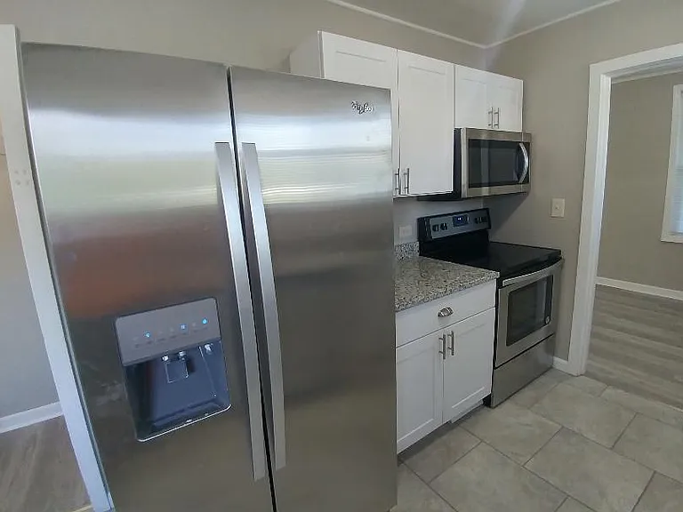 109 W Gettysburg Ave — Photo 5