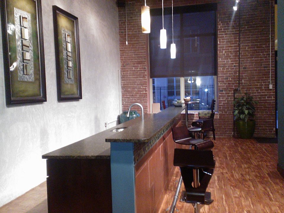 2nd image of 200 W 5th St APT 208