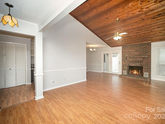 5th image of 805 Sardis Cove Dr