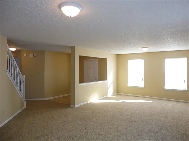 2324 Shadowbrook Dr — Photo 6