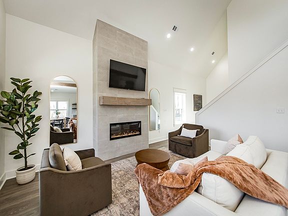 2nd image of 193 Sunshine Ln