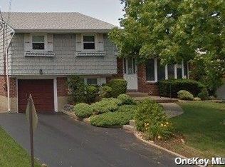 18 Cumberland Rd, Jericho, NY 11753