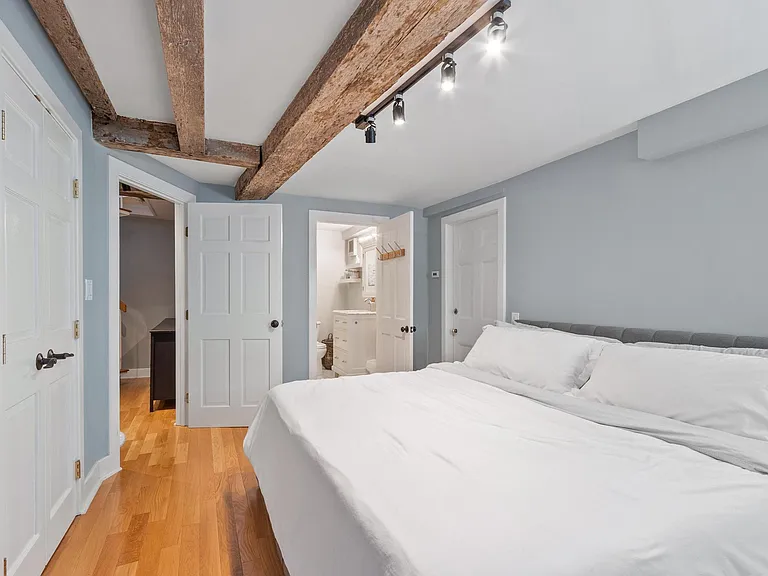 21 Harvard St #1 — Photo 15