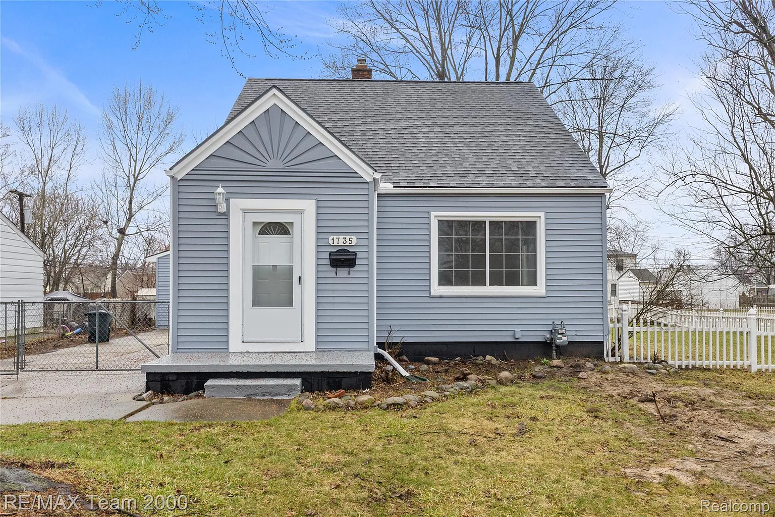 1735 Belton St photo 1
