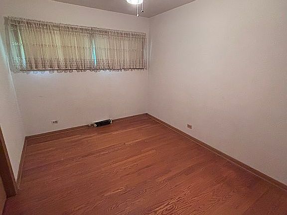 2nd image of 303 S Waverly Pl