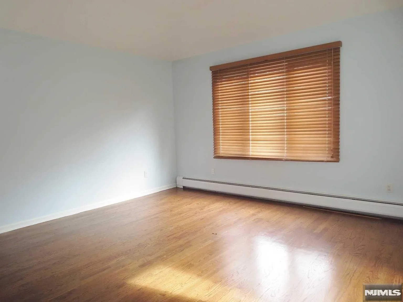 3 bed, 2.5 bath, 2186 sqft, $4,850 — Photo 4