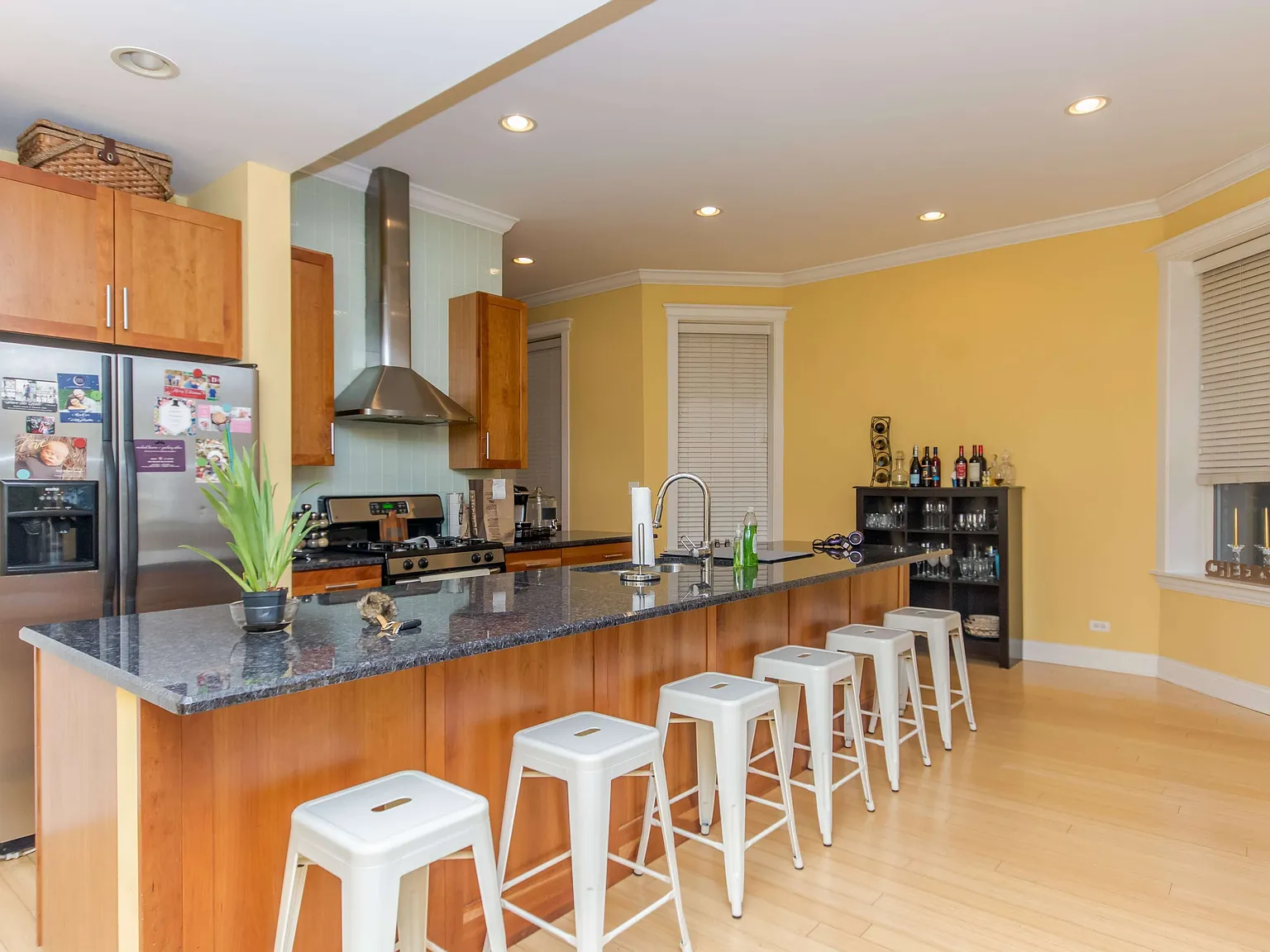 2131 N. Sheffield Ave. — Photo 1