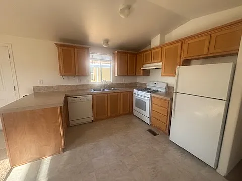 Casa Del Norte Mobile Home Park — Photo 35