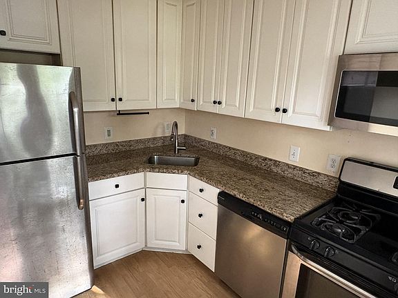 3rd image of 8640 Hoerner Ave