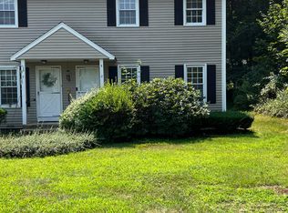 8 Woodcock Ln, Clinton, CT 06413