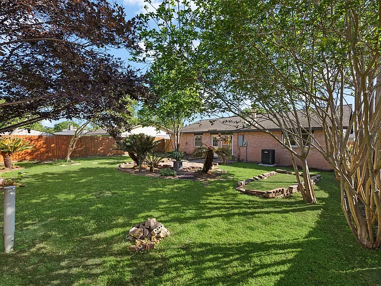 8343 Carriage Creek Dr — Photo 27