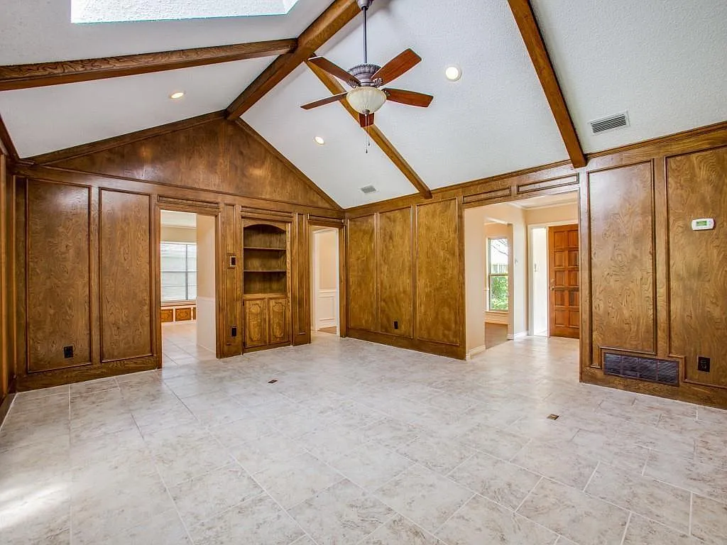 3 bed, 2.5 bath, 2351 sqft, $2,500 — Photo 4
