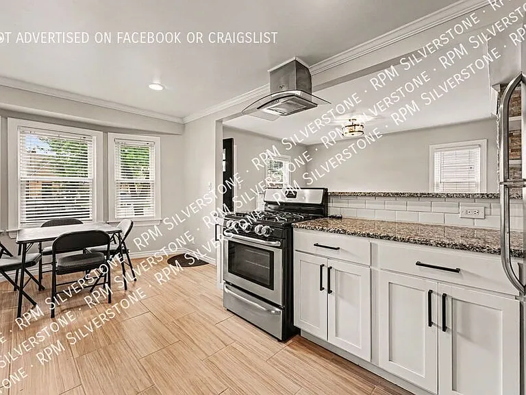1403 N Altadena Ave — Photo 8