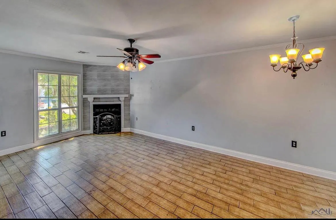 2 bed, 2.5 bath, 1400 sqft, $1,550 — Photo 3