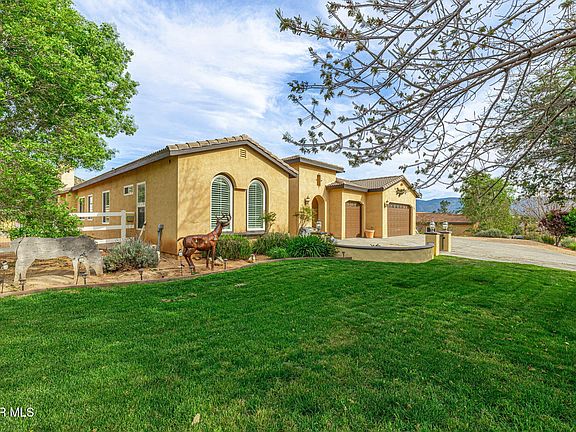 3rd image of 33442 Desert Rd