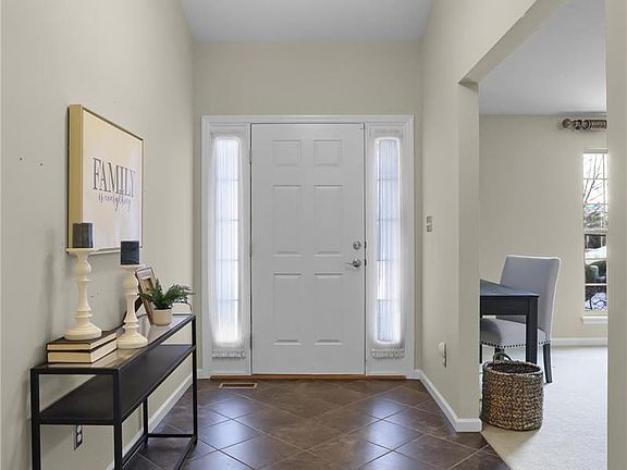 3rd image of 601 Paddington Hill Dr