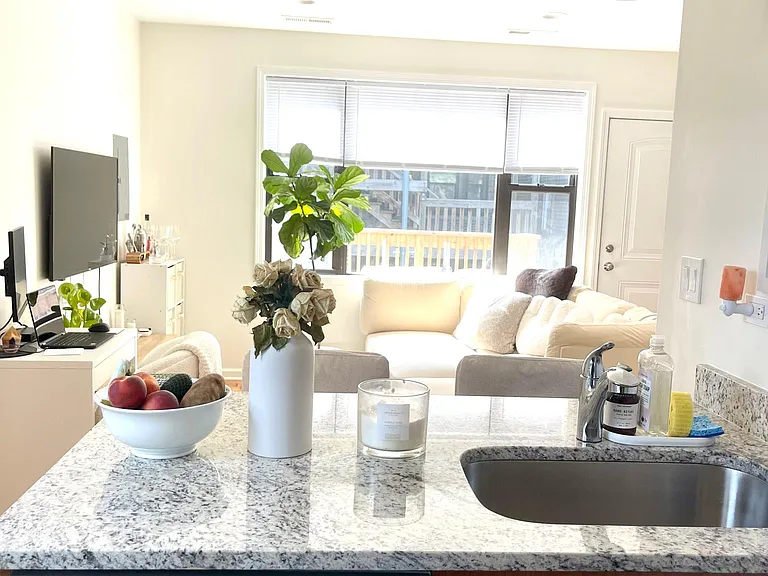 3051 N Racine Ave #2R — Photo 9